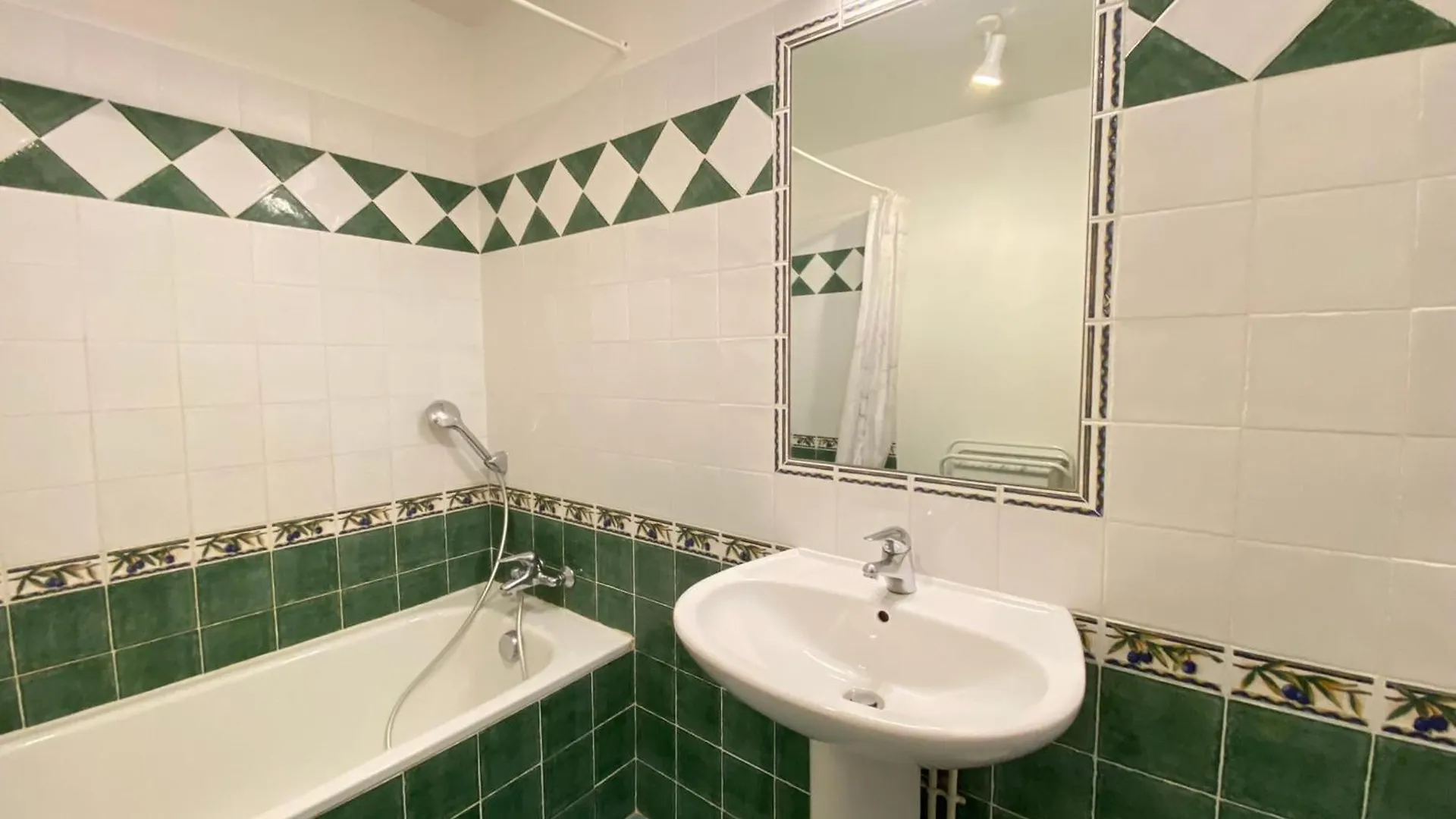 Magnificent Flat In The Heart Of Lavender Fields - 8-9 People Apartment Brunet